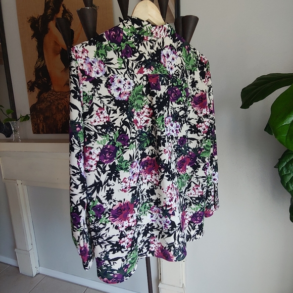 NWT J.JILL button-down blouse - Picture 8 of 8